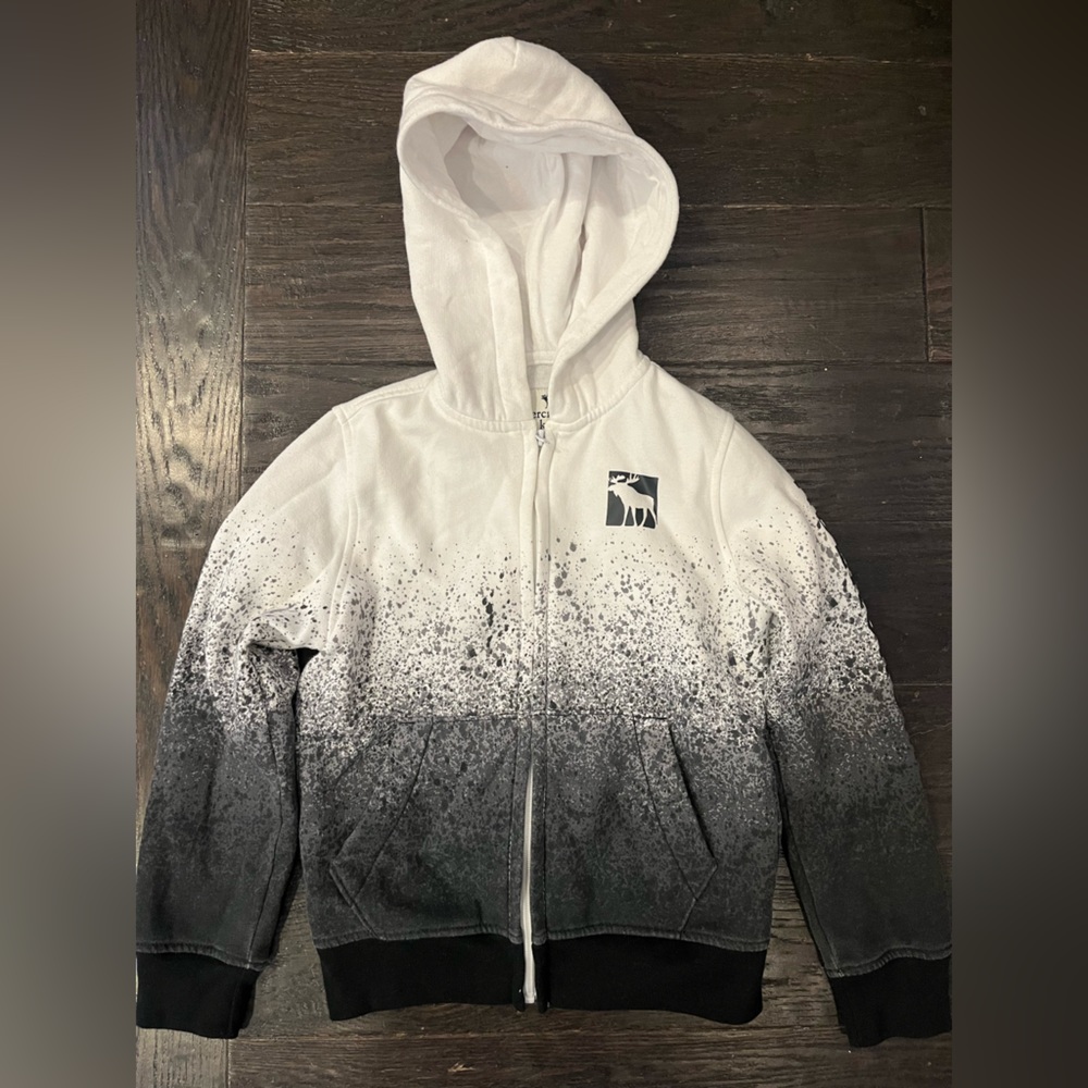 Boys Abercrombie size 7/8 hoodie. $25